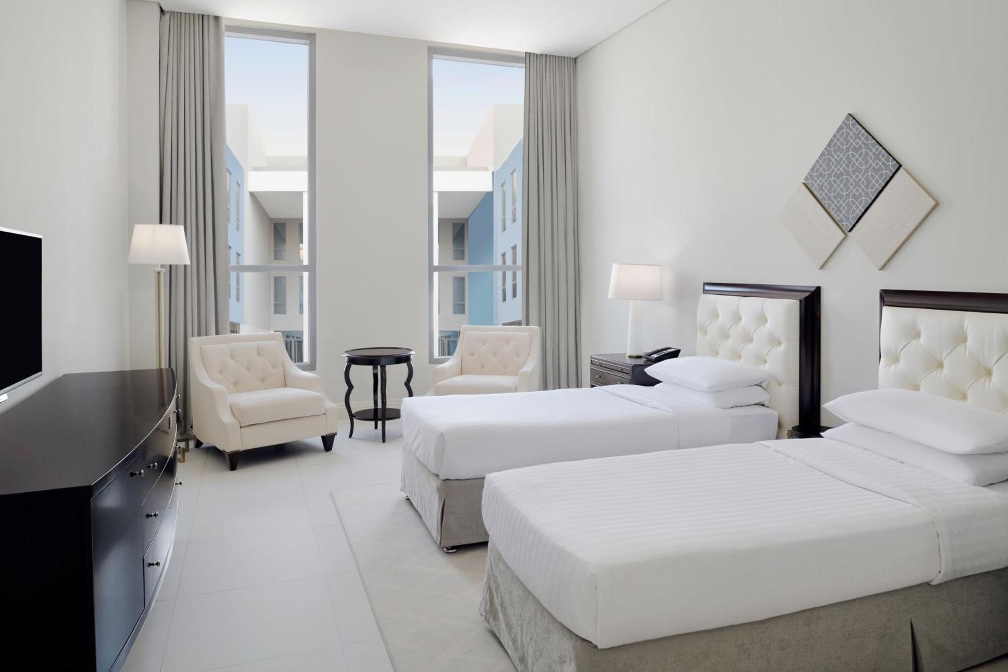 Delta Hotels By Marriott Dubai Investment Park Bagian luar foto