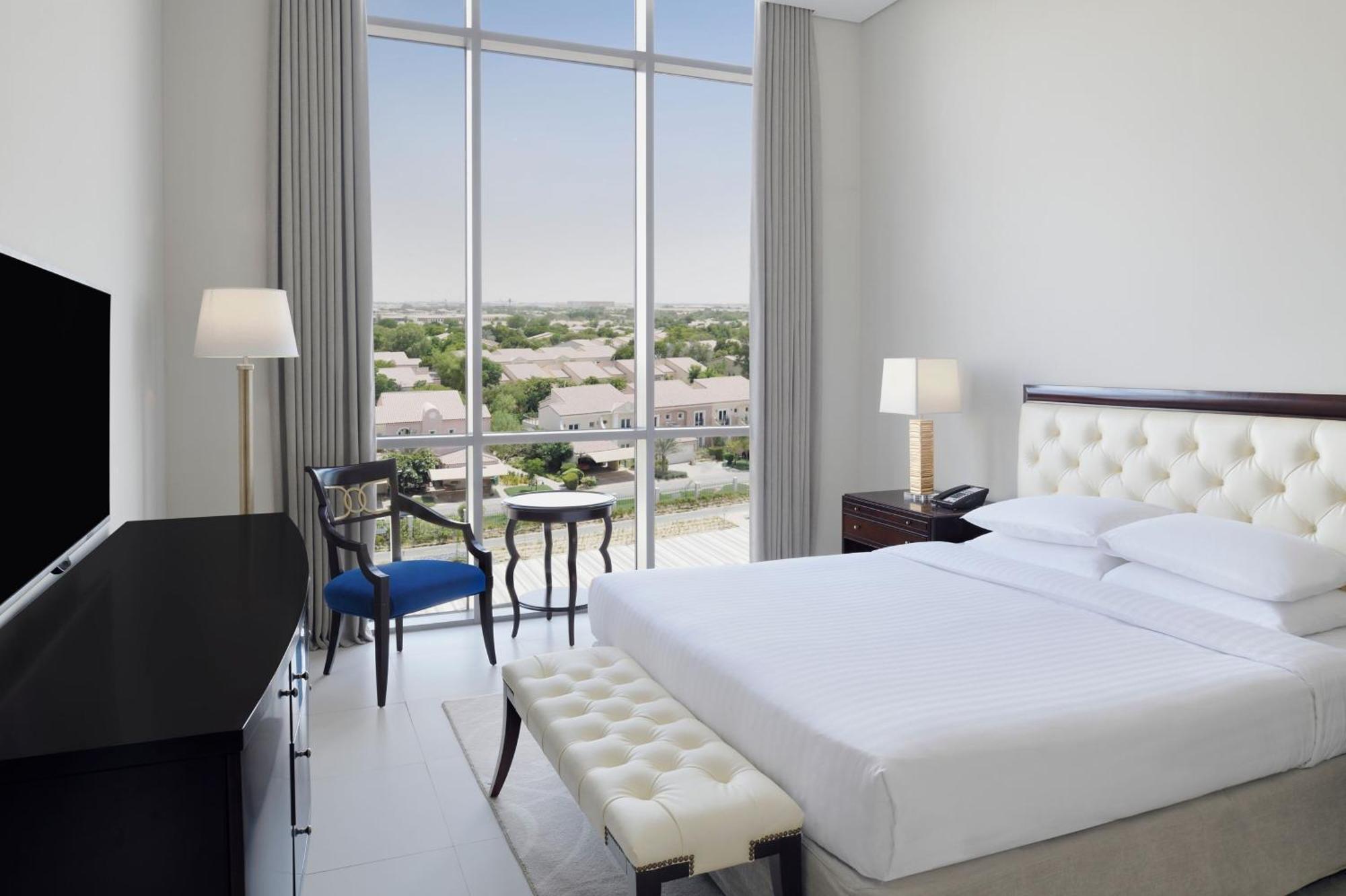 Delta Hotels By Marriott Dubai Investment Park Bagian luar foto